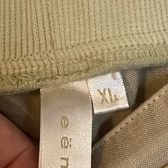 Classic Tan Pants XL - Picture 3 of 4